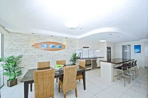 Burleigh Beach Tower - Tourism Guide 14