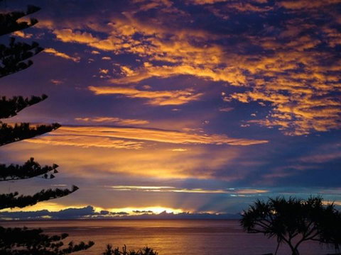 Burleigh Beach Tower - Tourism Guide 13