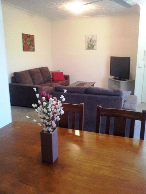 Champelli Palms Apartments - Tourism Guide 7