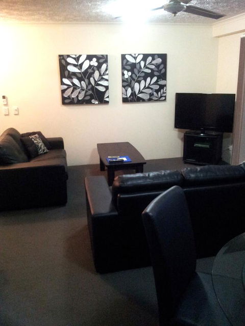 Champelli Palms Apartments - Tourism Guide 14