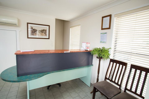 Downs Motel - Travel Agents 23