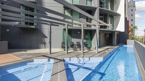 Oaks Brisbane On Felix Suites - Cruises Travel 3
