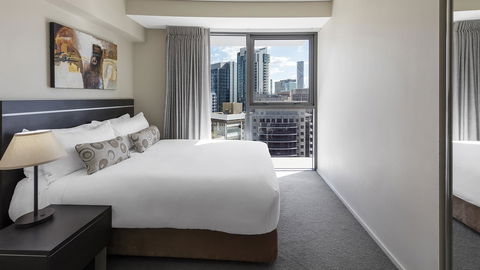 Oaks Brisbane On Felix Suites - Cruises Travel 7