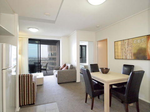 Oaks Brisbane On Felix Suites - Cruises Travel 23