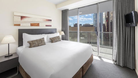 Oaks Brisbane On Felix Suites - Cruises Travel 8