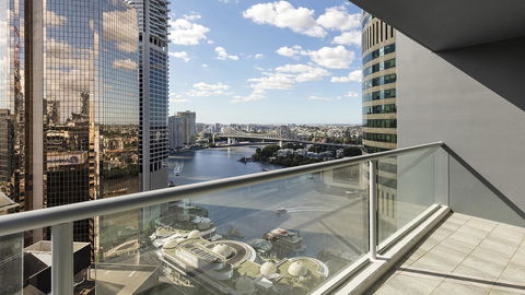 Oaks Brisbane On Felix Suites - Cruises Travel 12