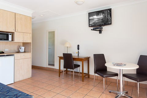 Anchor Motel Noosa - Tourism Guide 39