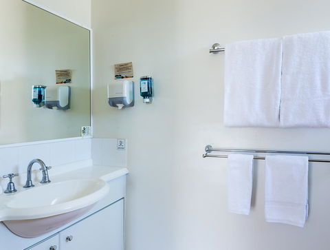 Anchor Motel Noosa - Tourism Guide 35