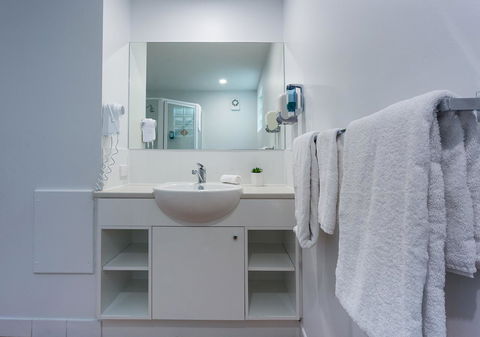 Anchor Motel Noosa - Tourism Guide 10