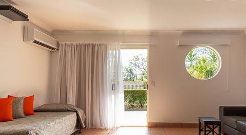 Anchor Motel Noosa - Tourism Guide 32