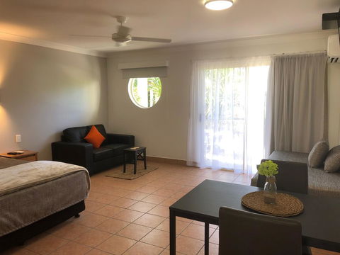Anchor Motel Noosa - Tourism Guide 33
