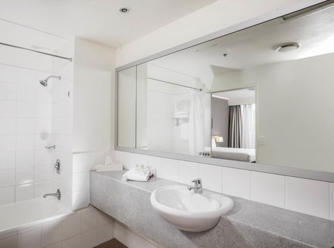 Hotel Indigo Brisbane City Centre, An IHG Hotel - Cruises Travel 1