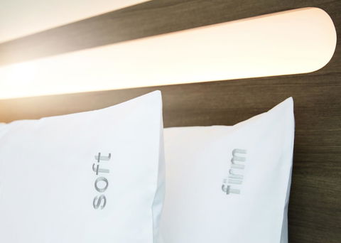 Holiday Inn Express Brisbane Central, An IHG Hotel - Cruises Travel 14