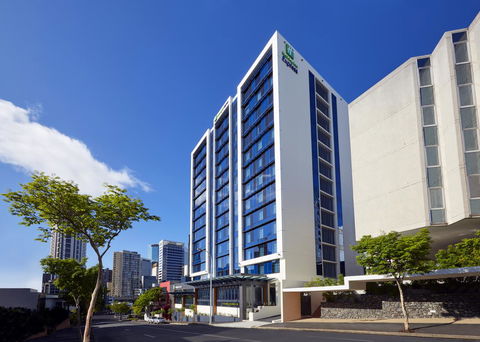 Holiday Inn Express Brisbane Central, An IHG Hotel - Cruises Travel 5