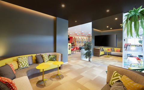 Holiday Inn Express Brisbane Central, An IHG Hotel - Cruises Travel 11