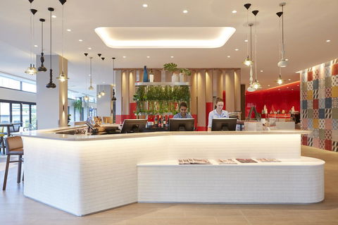 Holiday Inn Express Brisbane Central, An IHG Hotel - Cruises Travel 23