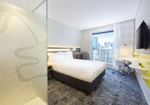 Holiday Inn Express Brisbane Central, An IHG Hotel - Cruises Travel 3