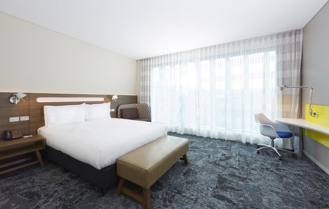 Holiday Inn Express Brisbane Central, An IHG Hotel - Cruises Travel 40