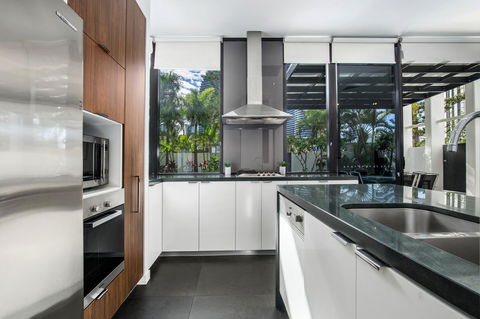 Ultra Broadbeach - Cruises Travel 25
