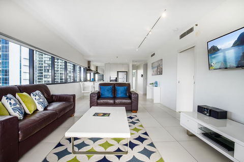 Ultra Broadbeach - Cruises Travel 10