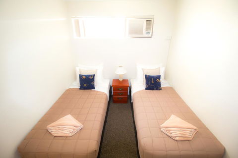 Aabon Apartments & Motel - Cruises Travel 12