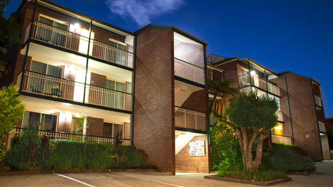 Aabon Apartments & Motel - Cruises Travel 24