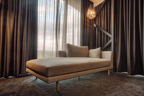 Eatons Hill Hotel - Travel Search 13