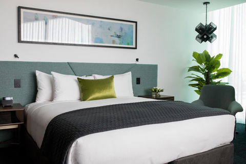 Eatons Hill Hotel - Travel Search 42