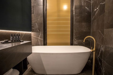 Eatons Hill Hotel - Travel Search 27