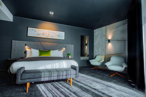 Eatons Hill Hotel - Travel Search 19