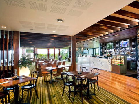 Eatons Hill Hotel - Travel Search 6