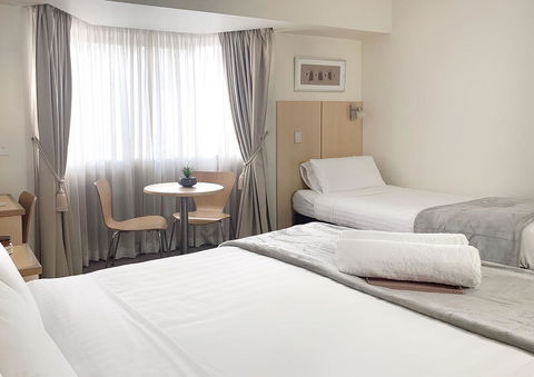 Airport Ascot Motel - Cruises Travel 13