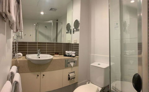 Airport Ascot Motel - Cruises Travel 2