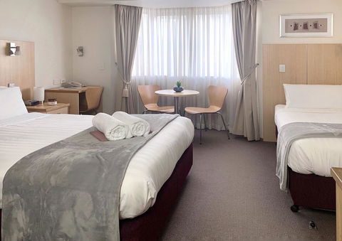 Airport Ascot Motel - Cruises Travel 11