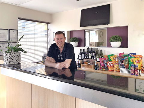 Airport Ascot Motel - Cruises Travel 27
