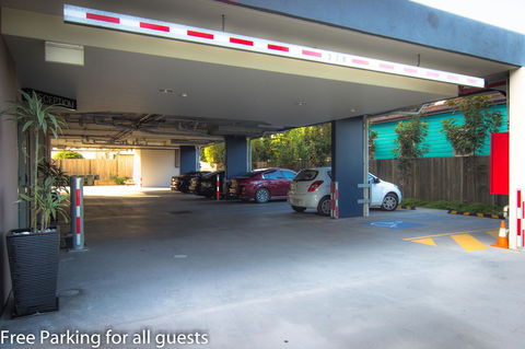 Airport Ascot Motel - Cruises Travel 38