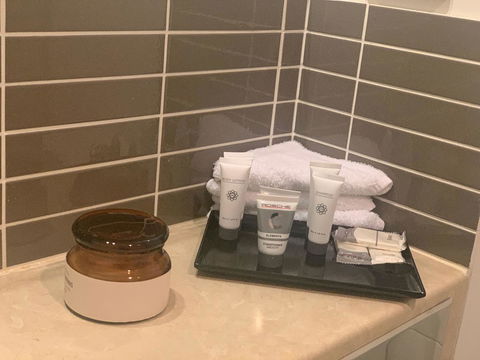 Airport Ascot Motel - Cruises Travel 3