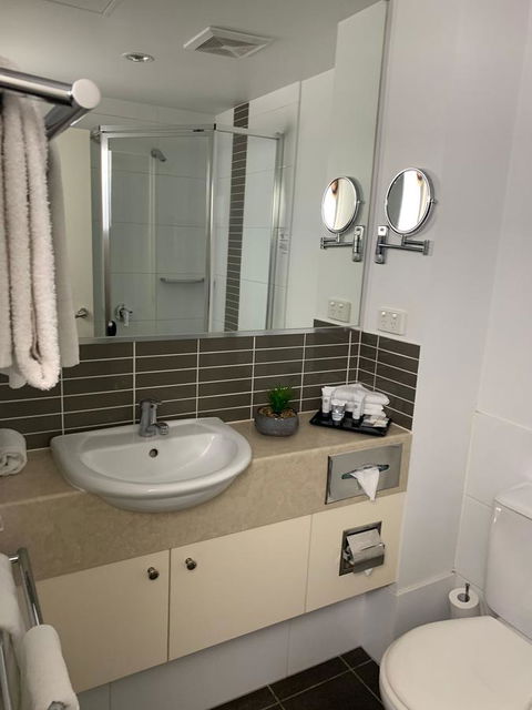 Airport Ascot Motel - Cruises Travel 9