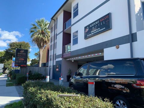 Airport Ascot Motel - Cruises Travel 1