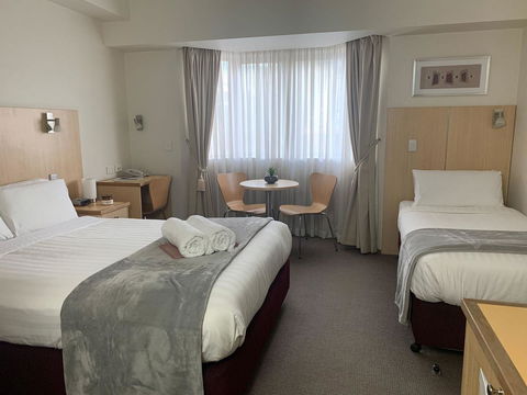 Airport Ascot Motel - Cruises Travel 12