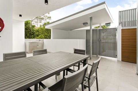 Arise Princess Regent Apartments - Tourism Guide 13