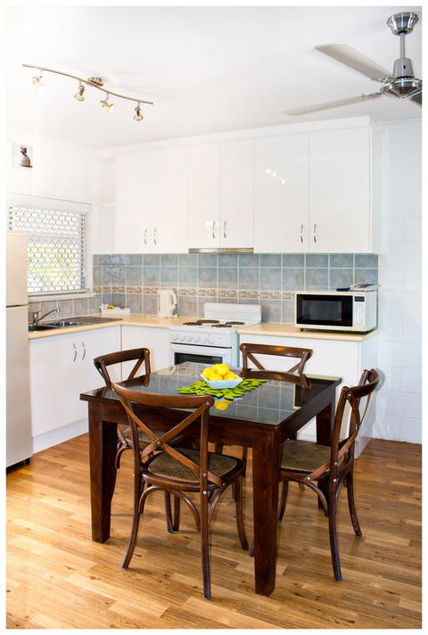Clifton Sands Holiday Units - Travel Search 25