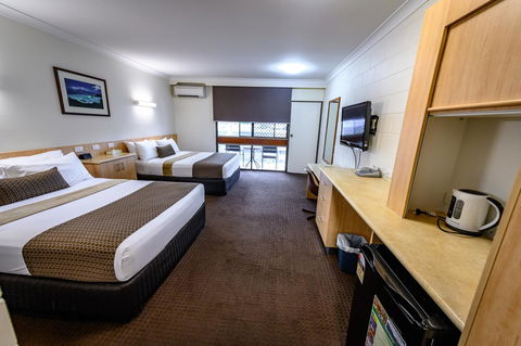 Reef Gateway Hotel - Tourism Guide 7