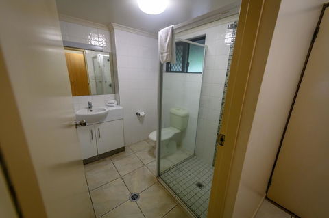 Reef Gateway Hotel - Tourism Guide 10