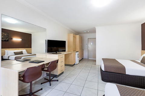 Reef Gateway Hotel - Tourism Guide 3
