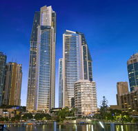 Holiday Holiday Circle On Cavill Apartments - Travel Search
