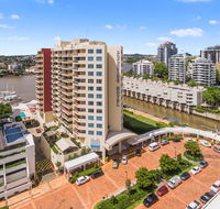 Central Dockside Apartment Hotel - Cruises Travel