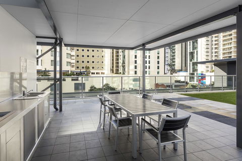 Apartments @ 108 Albert - Cruises Travel 10