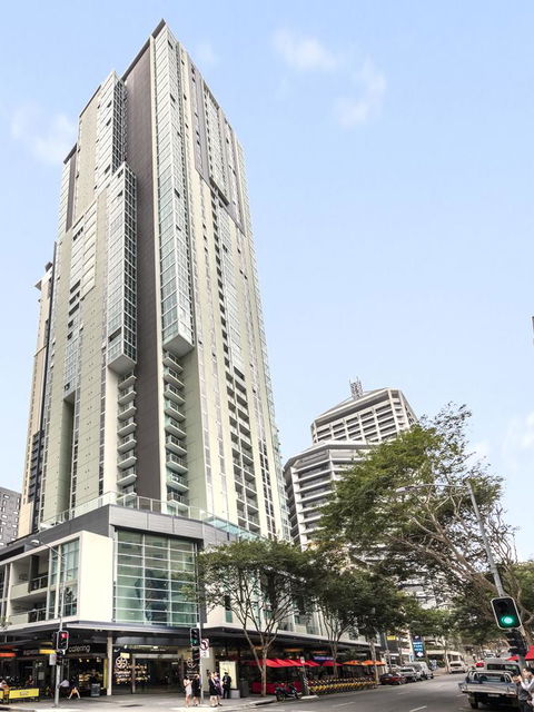 Apartments @ 108 Albert - Cruises Travel 12
