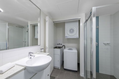 Apartments @ 108 Albert - Cruises Travel 31